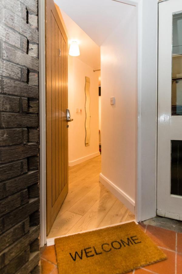 1 Bedroom Newton Apartment L Free Parking L Wigan Royal Infirmary L Haigh Hall L Central Location Exterior foto