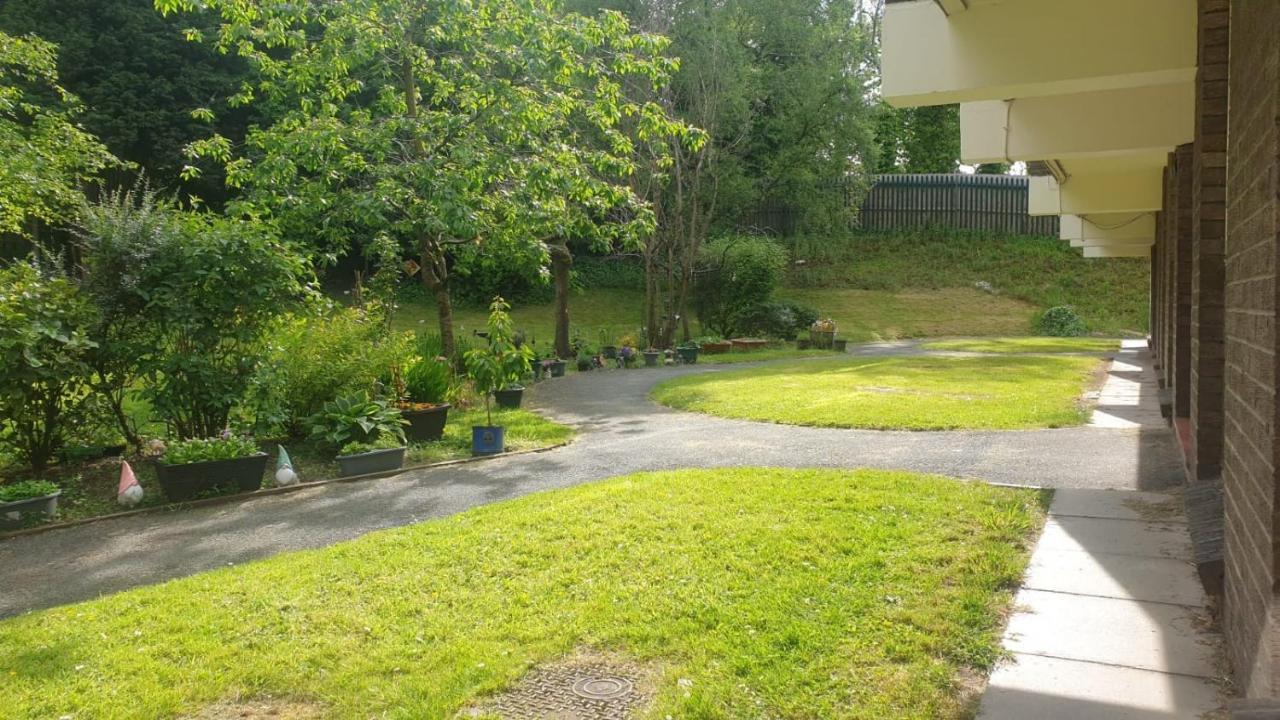 1 Bedroom Newton Apartment L Free Parking L Wigan Royal Infirmary L Haigh Hall L Central Location Exterior foto